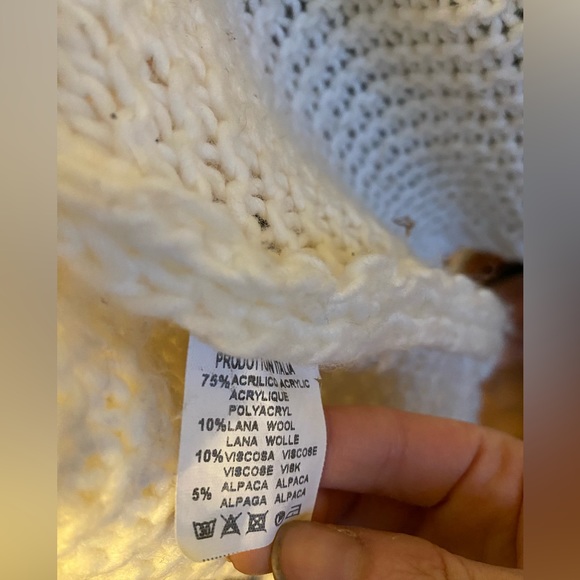 Rare Find! Cream Puff Sleeve Statement Cardigan - Picture 5 of 5